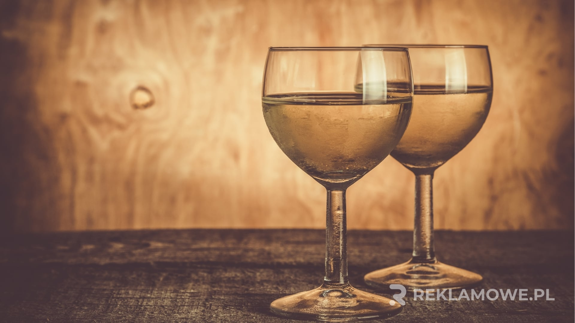 Kieliszki reklamowe jako elegancki gadżet na konferencje