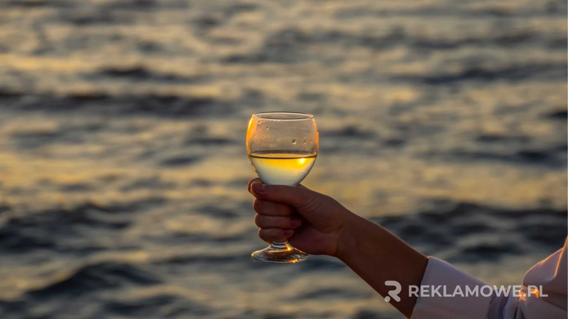 Kieliszki reklamowe z logo firmy kosmetycznej