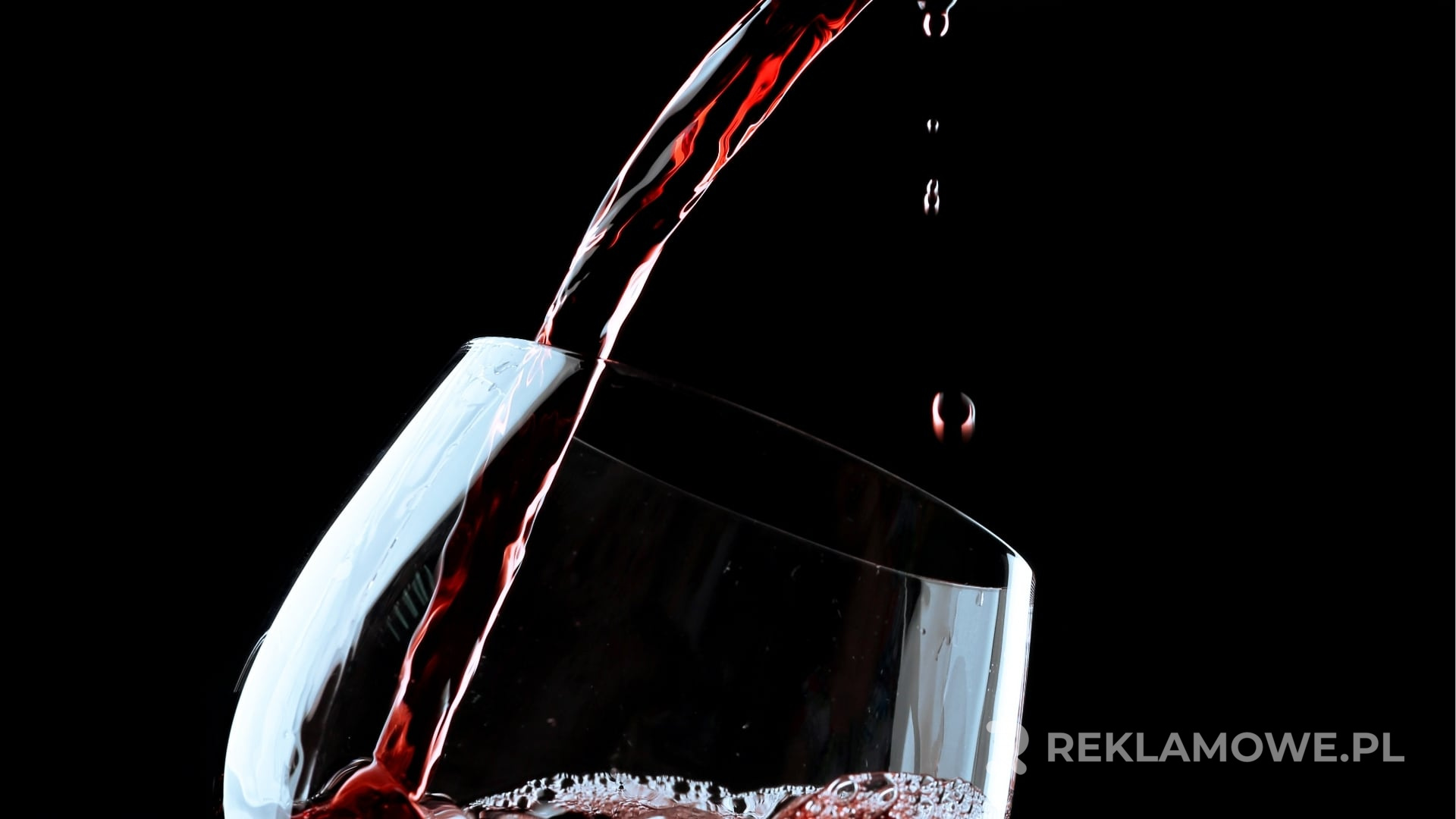 Pojednanie ochrony środowiska z wykorzystaniem kieliszków reklamowych